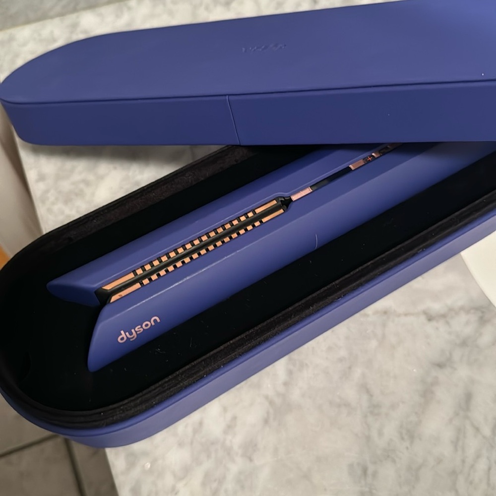 Dyson corrale straightener
